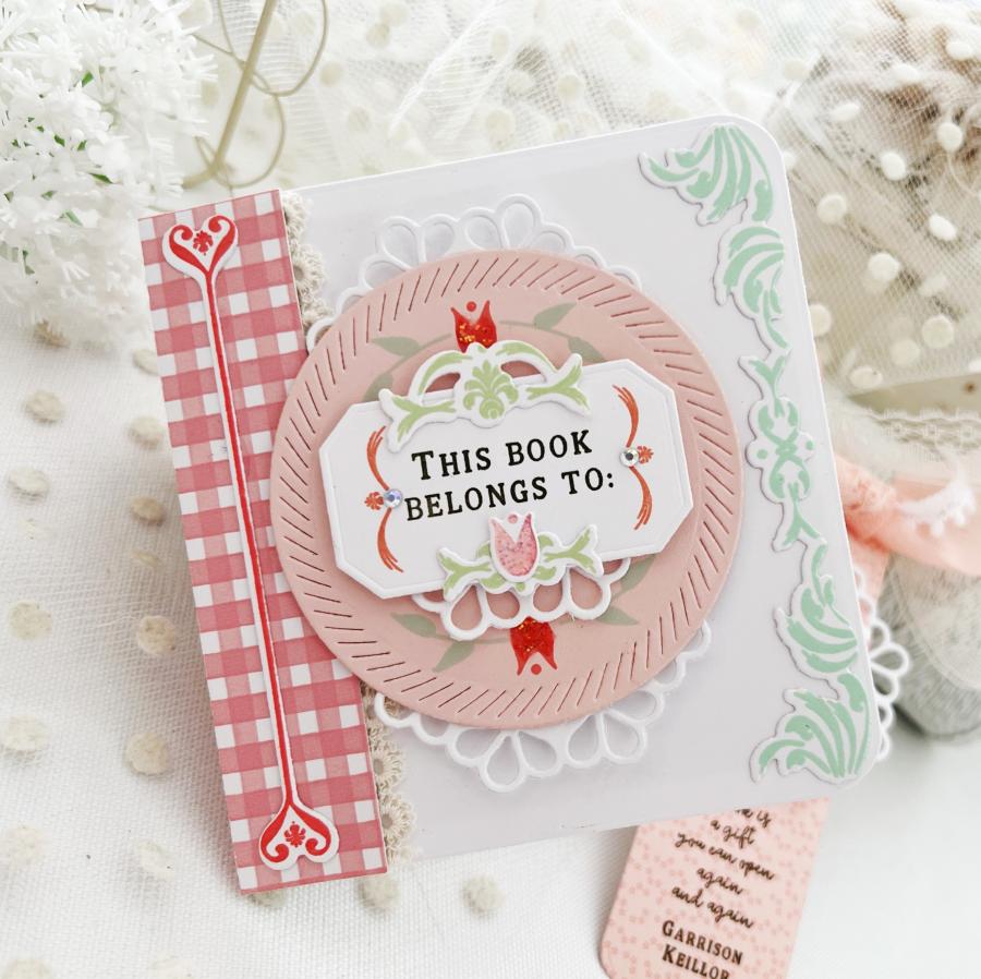 Go-To Gift Card Holder: Book Scrolls Die