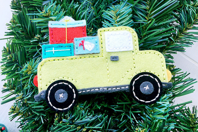 Papertrey Ink - Stitched Truck Presents Die