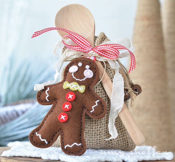 Papertrey Ink - Stitched Gingerbread Mister Die